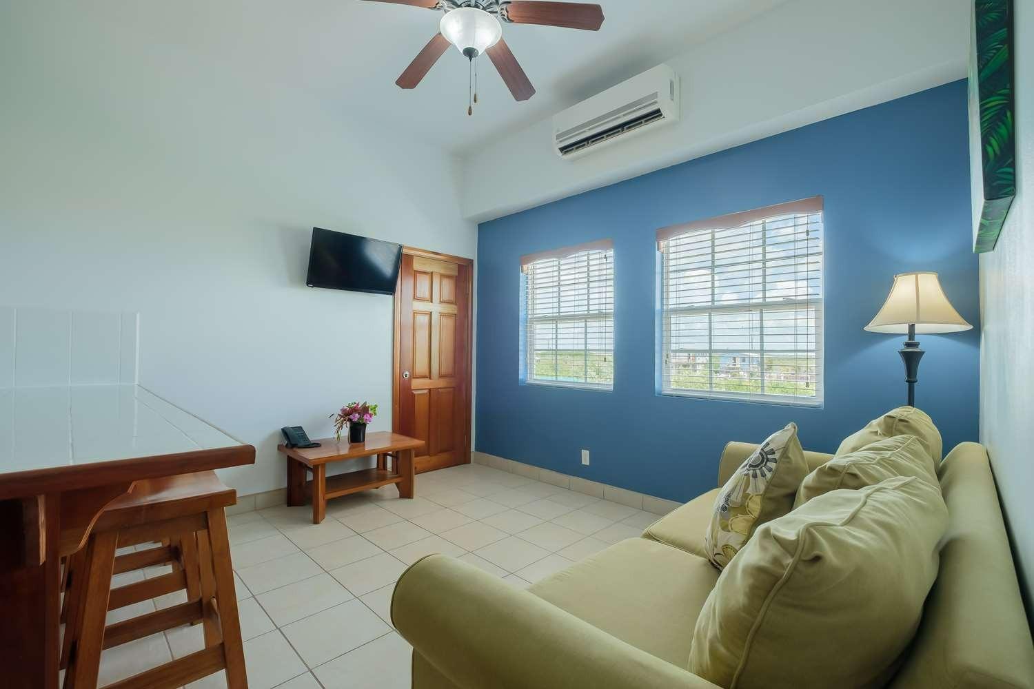 Best Western Grand Baymen Gardens San Pedro  Εξωτερικό φωτογραφία